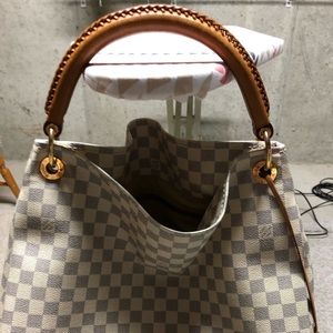 Louis Vuitton MM Artsy